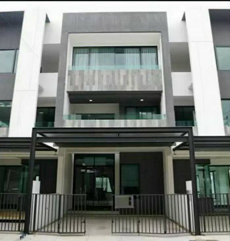 ทาวน์โฮม 3 ชั้น สไตล์ Modern Loft เฟอร์นิเจอร์ครบ หางดง